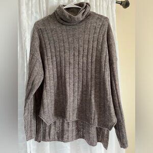 H&M cowl neck light sweater gray medium
